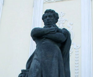 Памятник пушкину
