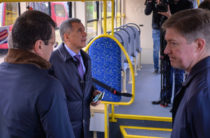 Минниханов и Метшин осмотрели новый пассажирский электротранспорт