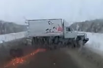 В Татарстане у грузовика во время движения оторвалось колесо (ВИДЕО)