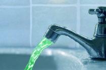 В Казани из кранов в некоторых домах может пойти зеленая вода