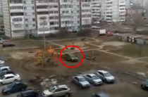 И снова неадекватный водитель из Казани (Видео)