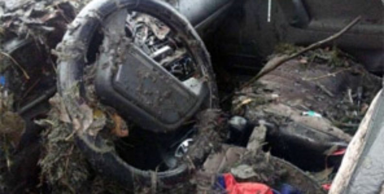 Три человека, включая беременную женщину, утонули в автомобиле в Волжске
