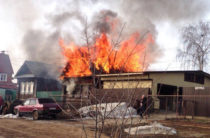 В Ижевске в результате пожара в жилом доме погибли трое взрослых и двое детей