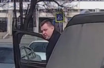 Очередной автохам не пропускал детскую «скорую» в Москве (Видео)