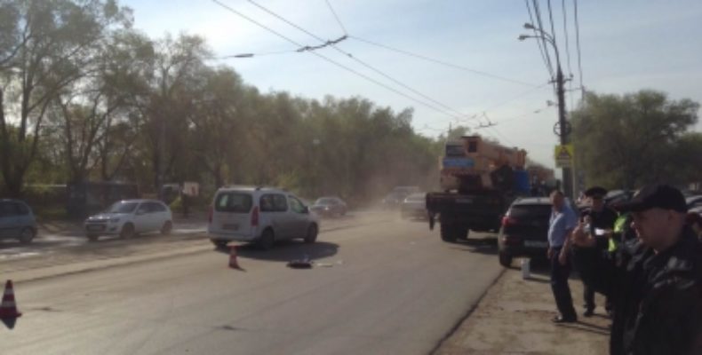 Автокран насмерть сбил школьницу на пешеходном переходе в Самаре