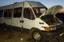 В Краснодарском крае перевернулся автобус с пассажирами, пострадали 8 человек