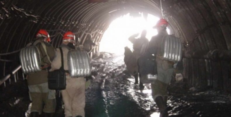 142 шахтера на подтопленном руднике «Мир» спасены