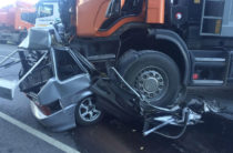 В Татарстане «Ладу» раздавило грузовиком, водитель легковушки погиб