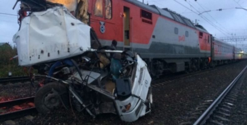 Во Владимирской области столкнулись автобус и поезд, погибли 16 человек
