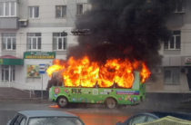 В Уфе на остановке сгорел пассажирский ПАЗ (Фото)