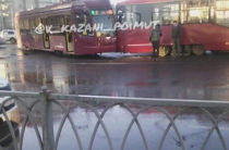 На улице Серова в Казани произошло ДТП с участием двух трамваев
