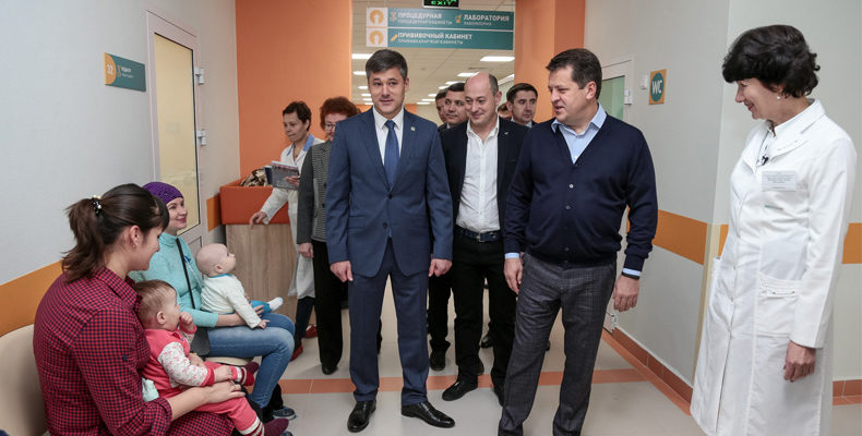 Сегодня Метшин посетил обновленный филиал детской поликлиники №10