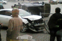 В Казани после столкновения с «Опелем» перевернулся Land Rover