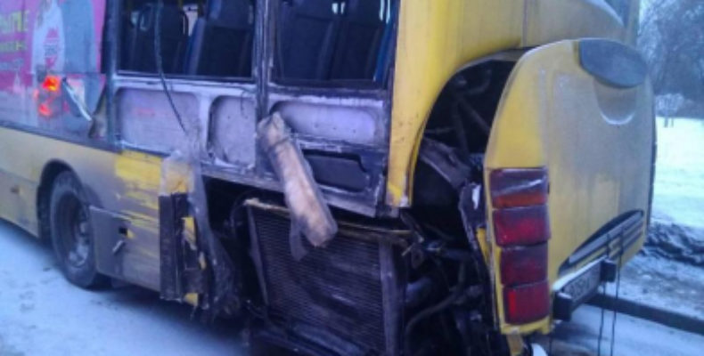 В Перми столкнулись два пассажирских автобуса, погиб ребенок