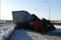 Два человека погибли и один пострадал в жутком ДТП с участием двух грузовиков в Татарстане