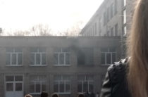 В Башкирии подросток в школе напал с ножом на учеников и устроил поджог