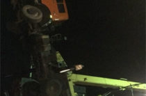 В Елабуге на сухогруз упал автомобильный кран (Фото)