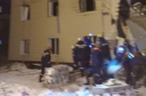 В Красноярске в жилом доме произошел взрыв, под завалами найдено тело женщины